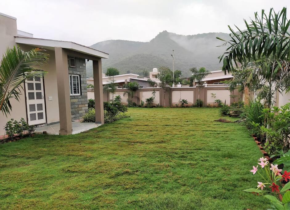 Nine Hill Villa - 2Bhk Private Villa With Pool 烏代浦 外观 照片