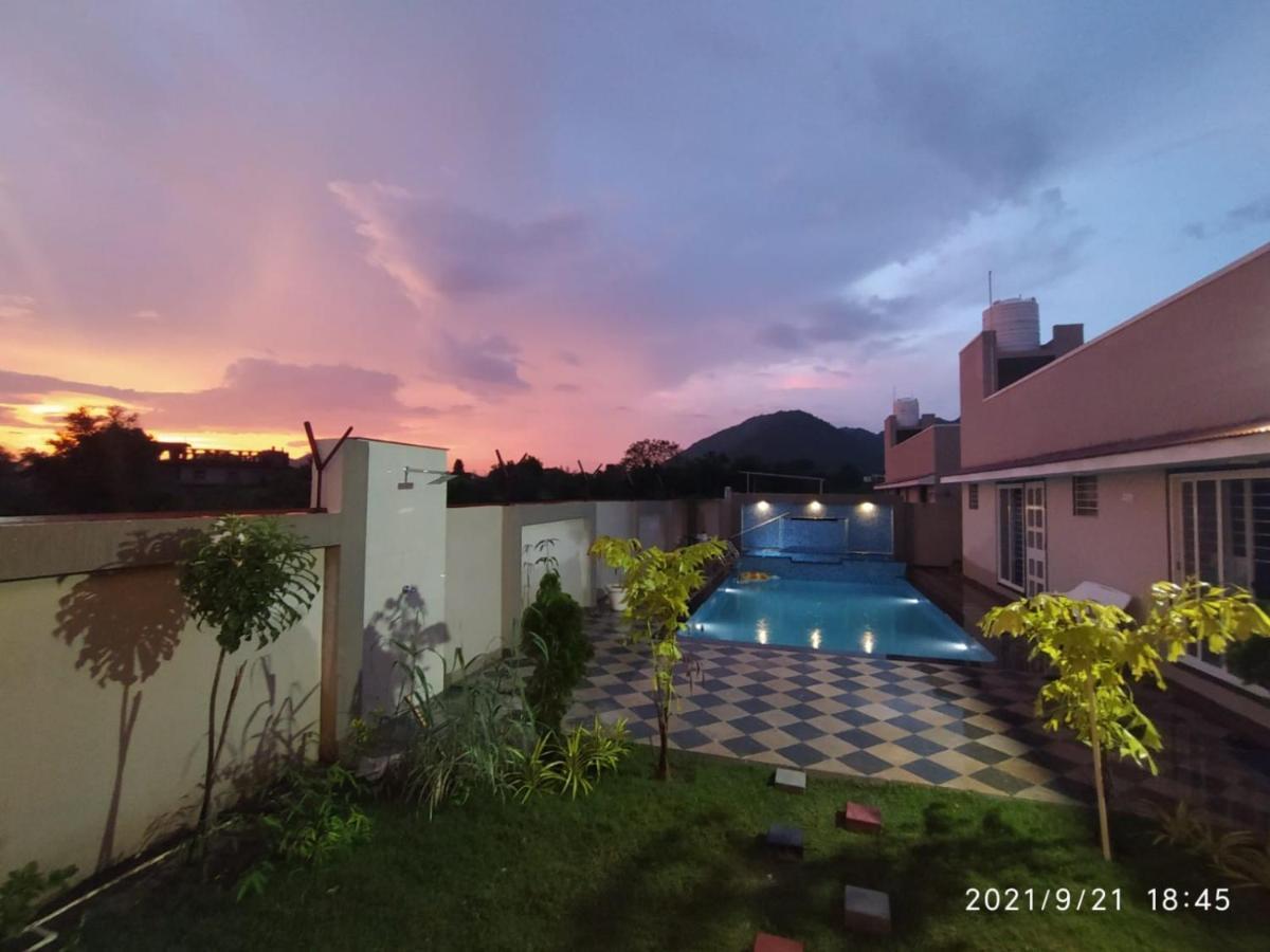 Nine Hill Villa - 2Bhk Private Villa With Pool 烏代浦 外观 照片